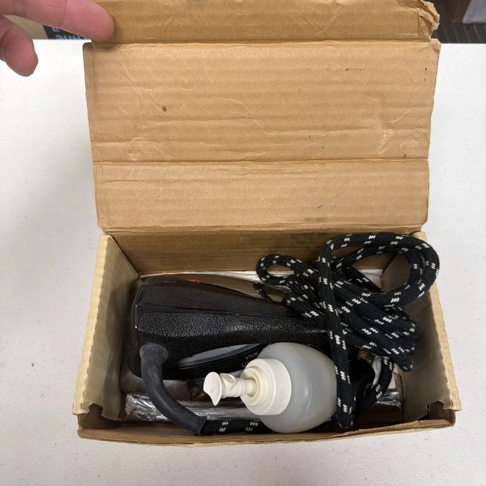 1960s GE Travel Iron w/attachable Mini Spray Bottle F49